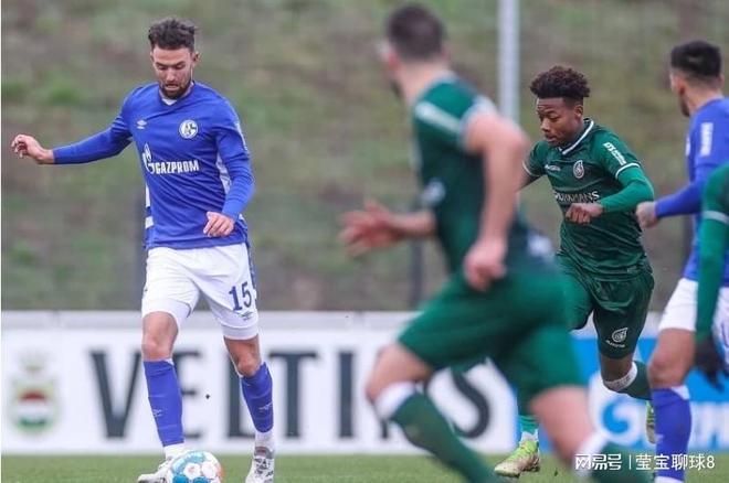 辛勤付出的 辛勤付出的