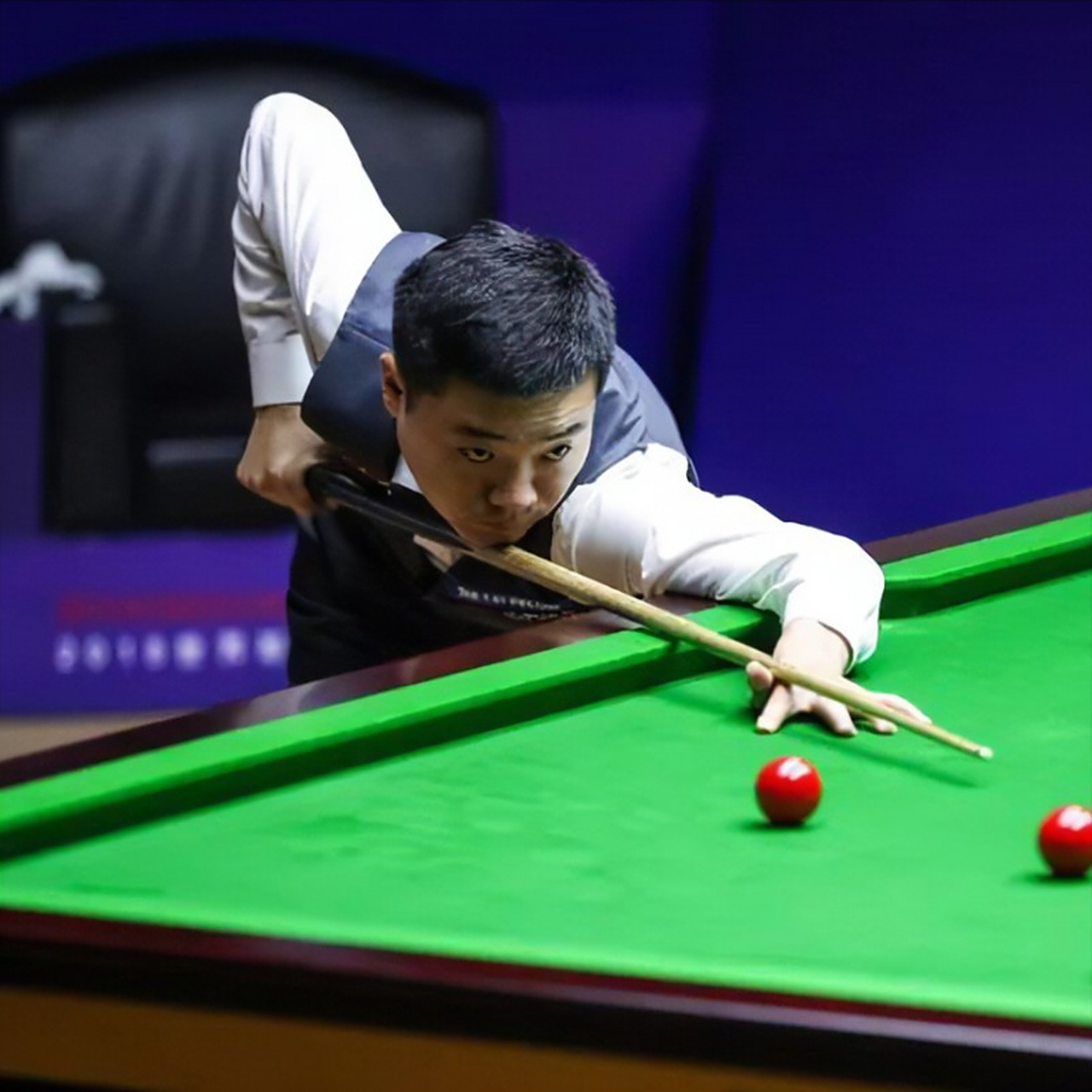 她敢于在接 她敢于在接