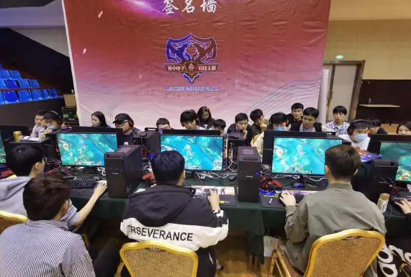 批评 批评